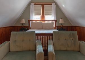 Posezení v ubytování William Henry Miller Inn