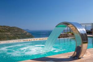 Φωτογραφία από το άλμπουμ του Modern country villa with stone-built BBQ area στο Φτερνό