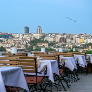 A general view of Isztambul or a view of the city taken from a szállodákat