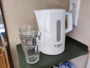 Příslušenství pro přípravu čaje a kávy v ubytování B&B House of Straw Amsterdam