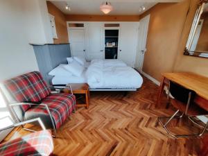Postel nebo postele na pokoji v ubytování B&B House of Straw Amsterdam