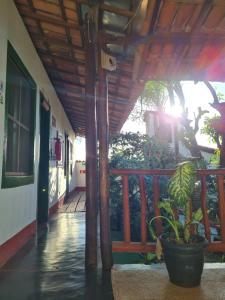 HI Hostel Chapada的阳台或露台