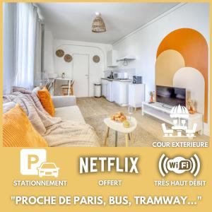 ein Wohnzimmer mit einem Sofa und einem Tisch in der Unterkunft Le Sunrise Bohème - studio proche université Paris 13 in Villetaneuse