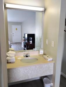 Gallery image of Gateway Inn in Lake City