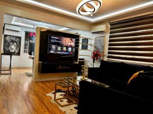 Televisyen dan/atau pusat hiburan di Keys & Cribs