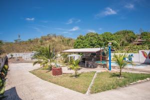 Сад в Casa equipada, piscina privada, rancho, 14 huéspedes