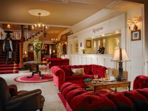 Khu vực ghế ngồi tại International Hotel Killarney