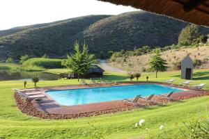 Kolam renang di atau dekat dengan Rooiberg Lodge