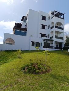 Jardín al aire libre en Appartement vue panoramique sur mer à BELLA VISTA