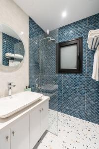 Vannituba majutusasutuses Nabeel Homes - Designer Seaview Condo - 208
