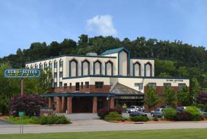 Gallery image of Euro-Suites Hotel in Morgantown