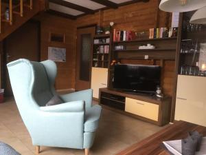 Μια τηλεόραση ή/και κέντρο ψυχαγωγίας στο 26OG in the holiday village "Am Hohen Bogen"