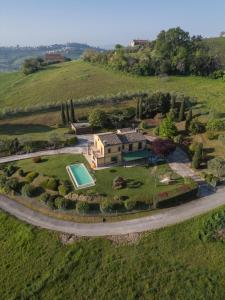 an aerial view of a house on a hill at Villa Fortuna Belvedere in Montegranaro