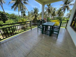 Balkón nebo terasa v ubytování Curly Hostel Negombo