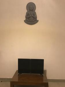 Μια τηλεόραση ή/και κέντρο ψυχαγωγίας στο Hudakala Villa Hanthana