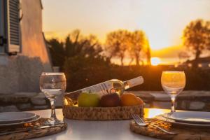 Gallery image of Olea Suite by the sea in Víssa