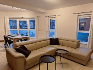 Appartement avec vue sur Meuse的休息区