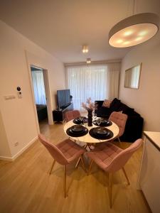 Χώρος καθιστικού στο White Pearl Apart Gamma Budynek