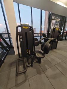 Fitness centrum a/nebo fitness zařízení v ubytování Seaview Urban suites Georgetown @Penang