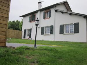 Το κτήριο όπου στεγάζεται  η παραθεριστική κατοικία