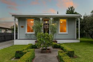Gallery image of Historic Charm in Greytown - Cosy Kowhai Cottage in Greytown