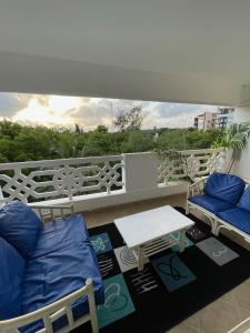 Μπαλκόνι ή βεράντα στο Sunrise Resort 1BR Apartment +11 φωτογραφίες