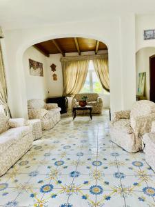 Istumisnurk majutusasutuses B&B Giardini di Iside e Osiride