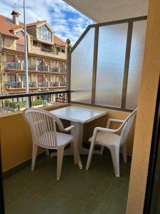 A balcony or terrace at Apartamentos de la Hoz