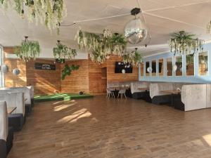 OW格罗玛达博德布卡米酒店餐厅或其他用餐的地方