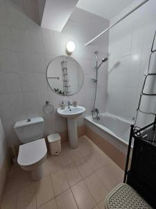 Koupelna v ubytování Mediterranean Sunrise Apartments A1