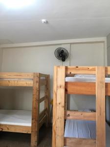 Una cama o camas cuchetas en una habitación  de Hotel Eight Fifty