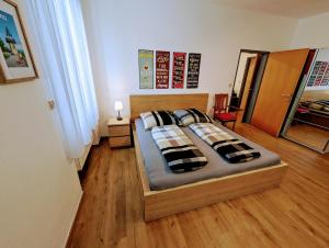 Łóżko lub łóżka w pokoju w obiekcie Wohnung im Zentrum von Graz
