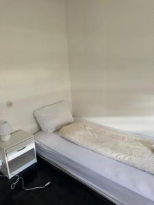Postel nebo postele na pokoji v ubytování Zimmer in Kaiserslautern