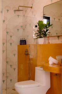 Un baño de Hotel Amavi