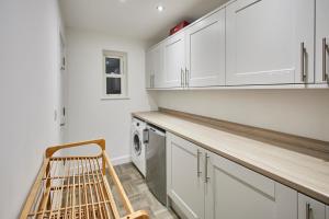 Η κουζίνα ή μικρή κουζίνα στο Host & Stay - Blayshaw House