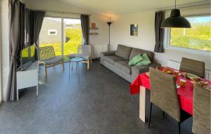 Posezení v ubytování Pet Friendly Home In Lauwersoog