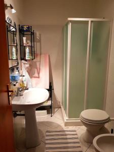 Et badeværelse på Rilassarsi a Orosei