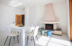 Area soggiorno di Nice Apartment In Angri With Wifi