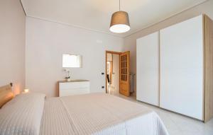 Letto o letti in una camera di Nice Apartment In Angri With Wifi