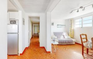 Χώρος καθιστικού στο Nice Apartment In Saint-Pierre-Quiberon