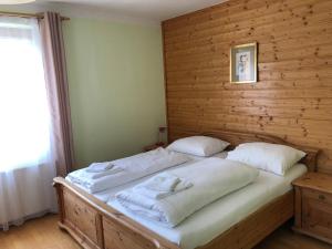 Postel nebo postele na pokoji v ubytování Hotel Ötscherblick + 35 fotografií