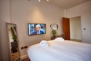 Gallery image of The Rose Quartz Suite in Manchester