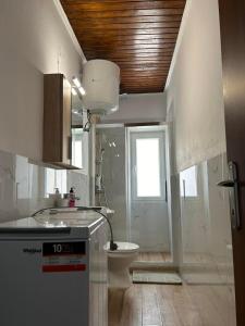 Kuchyň nebo kuchyňský kout v ubytování Alexandros apartment in Corfu Town New Fortress + 12 fotografií