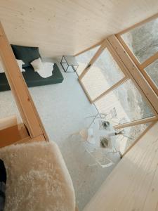 - une chambre dans une maison dans l'établissement A-frame Forest Nest, à Cerklje na Gorenjskem