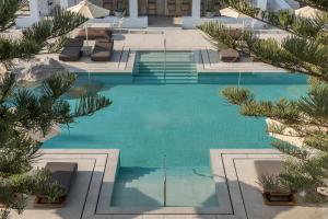 Der Swimmingpool an oder in der Nähe von Parilio, a Member of Design Hotels