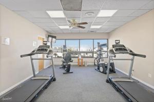 Fitness centrum a/nebo fitness zařízení v ubytování Desert Sand Resort
