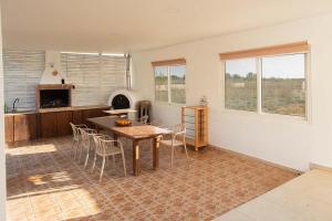 Kuchyň nebo kuchyňský kout v ubytování Afrathias Beachhouse - Cretan Hideaway