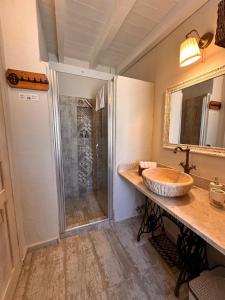 Bilik mandi di Cassiopeia Otel Alaçatı