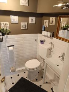 Ванна кімната в Hobbit house lubenice