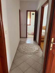 Posteľ alebo postele v izbe v ubytovaní Rege apartman 2